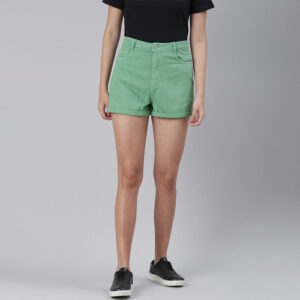 green-basic-upturn-hem-shorts